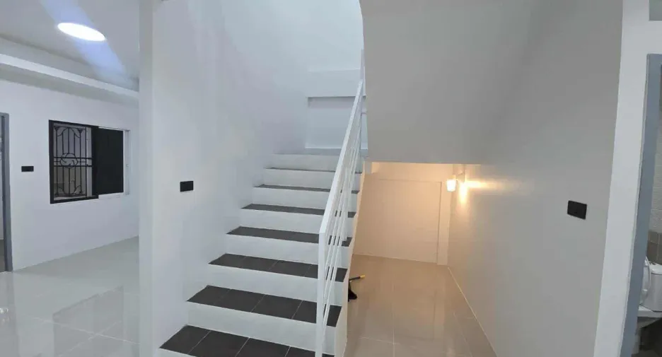 For sale 2 bedrooms townhouse in Mueang Chiang Mai, Chiang Mai