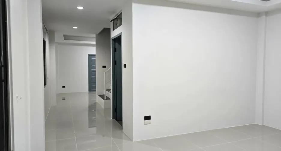 For sale 2 bedrooms townhouse in Mueang Chiang Mai, Chiang Mai