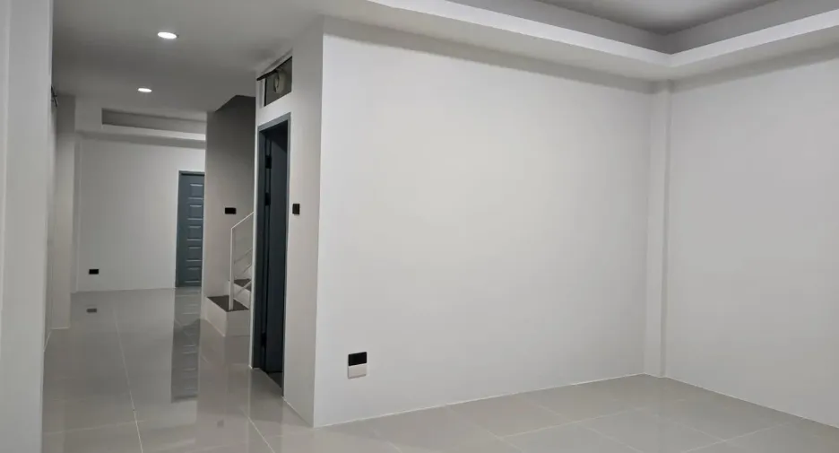 For sale 2 bedrooms townhouse in Mueang Chiang Mai, Chiang Mai