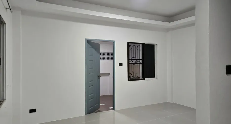 For sale 2 bedrooms townhouse in Mueang Chiang Mai, Chiang Mai