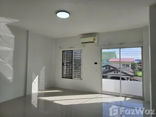 For sale 2 bedrooms townhouse in Mueang Chiang Mai, Chiang Mai