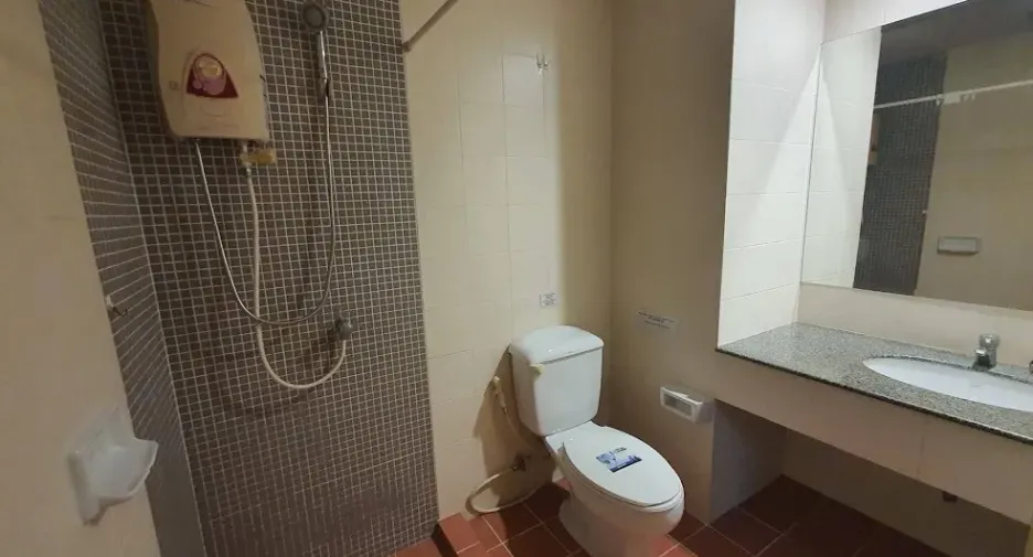 For rent studio condo in Khlong Toei, Bangkok