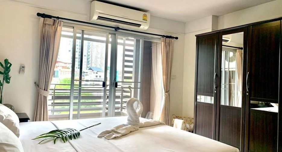 For rent studio condo in Khlong Toei, Bangkok