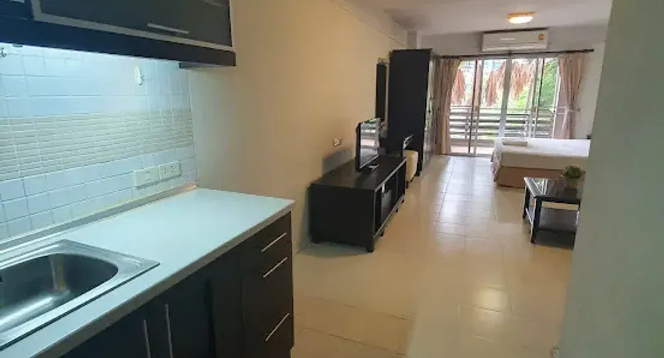 For rent studio condo in Khlong Toei, Bangkok