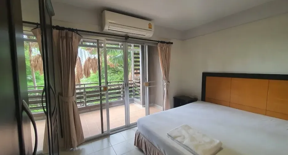 For rent studio condo in Khlong Toei, Bangkok