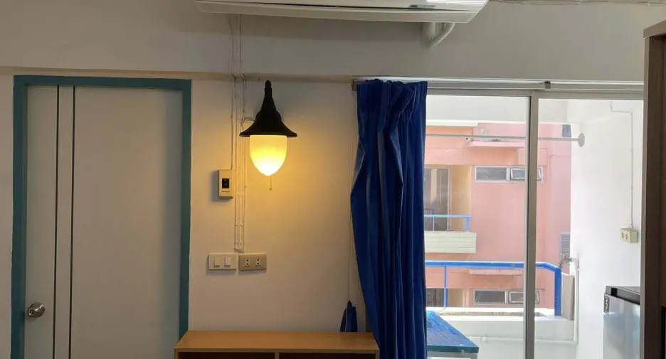 For sale studio condo in Wang Thonglang, Bangkok