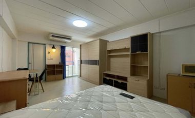 For sale studio condo in Wang Thonglang, Bangkok