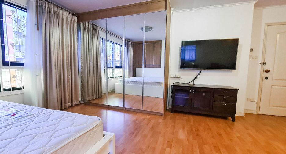 For rent studio condo in Yan Nawa, Bangkok