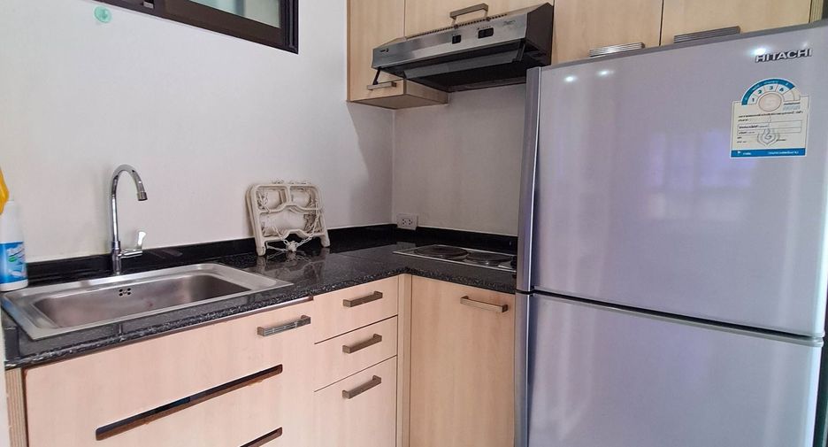 For rent studio condo in Yan Nawa, Bangkok