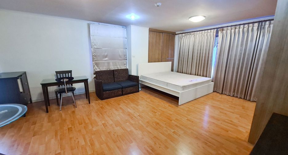 For rent studio condo in Yan Nawa, Bangkok