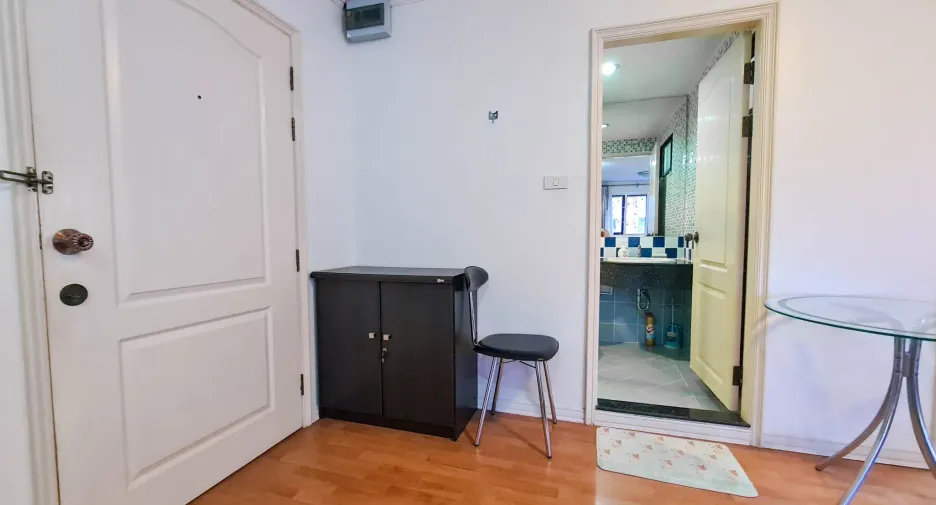 For rent studio condo in Yan Nawa, Bangkok