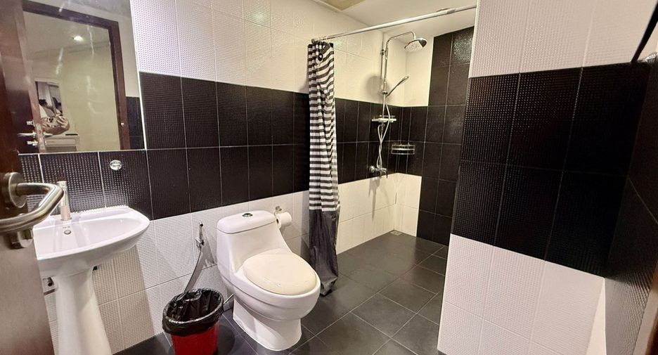 Haus zur Miete und zum Kauf mit 5 Zimmer in Bang Lamung, Chonburi