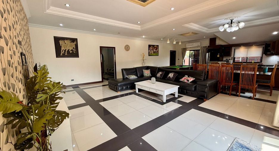 Haus zur Miete und zum Kauf mit 5 Zimmer in Bang Lamung, Chonburi
