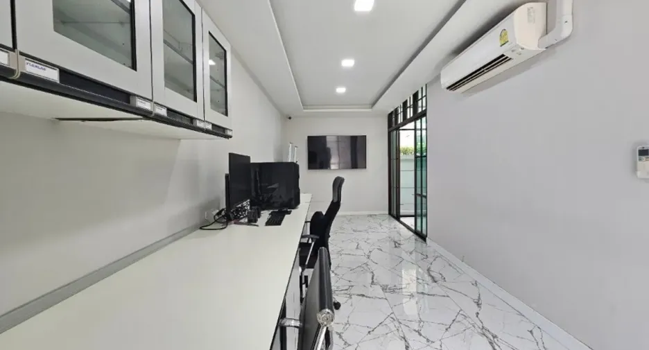 For sale office in Bueng Kum, Bangkok