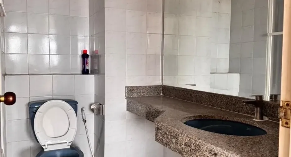 For sale 2 bedrooms condo in Phra Khanong, Bangkok
