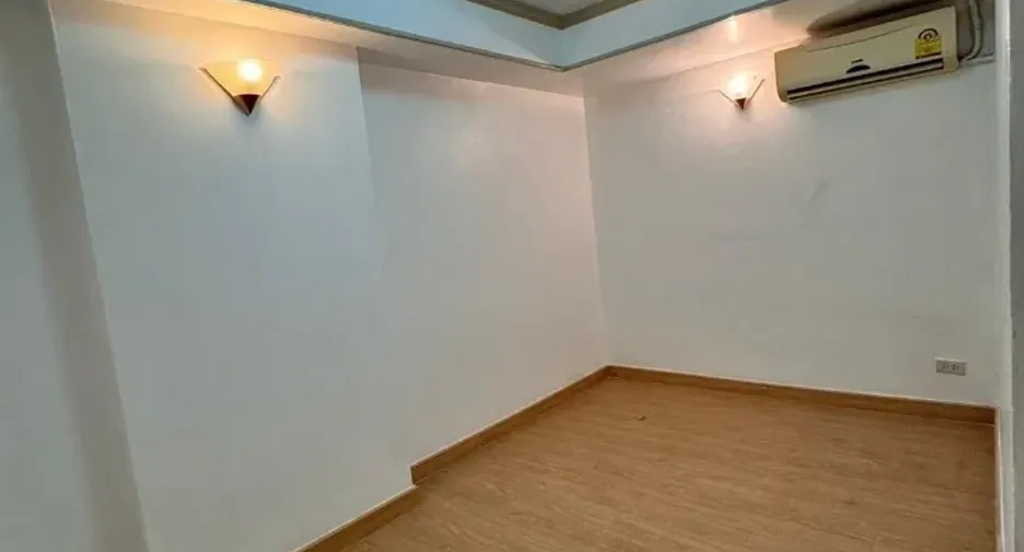 For sale 2 bedrooms condo in Phra Khanong, Bangkok