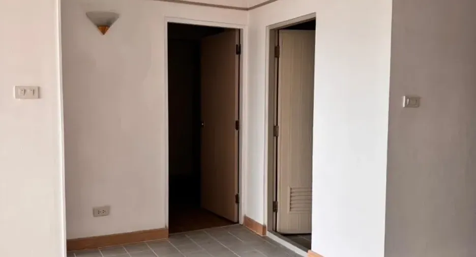 For sale 2 bedrooms condo in Phra Khanong, Bangkok