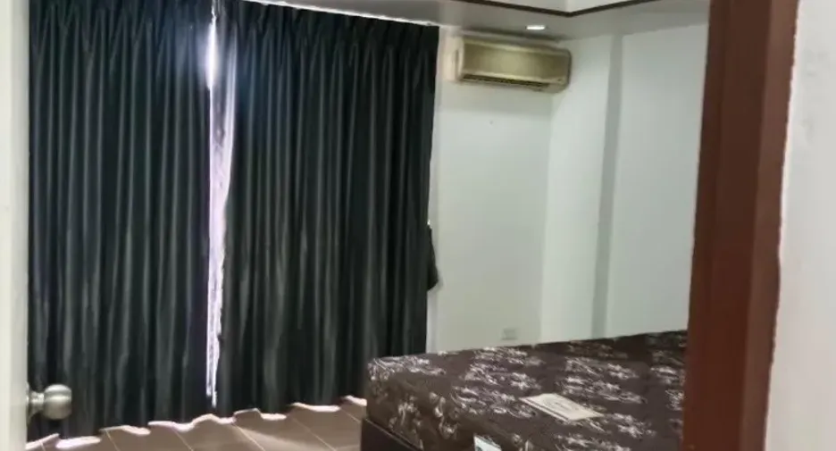 For sale 2 bedrooms condo in Phra Khanong, Bangkok