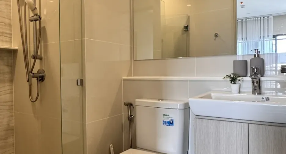 For rent 1 bed condo in Khlong Toei, Bangkok