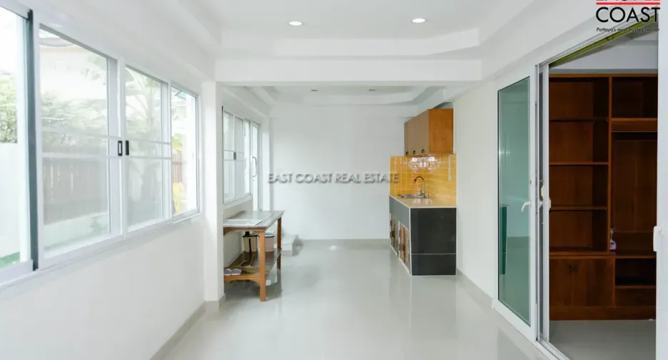 For rent and for sale 6 bedrooms house in Bang Lamung, Chonburi