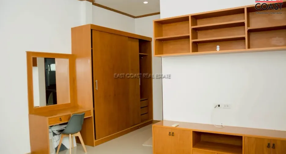 For rent and for sale 6 bedrooms house in Bang Lamung, Chonburi