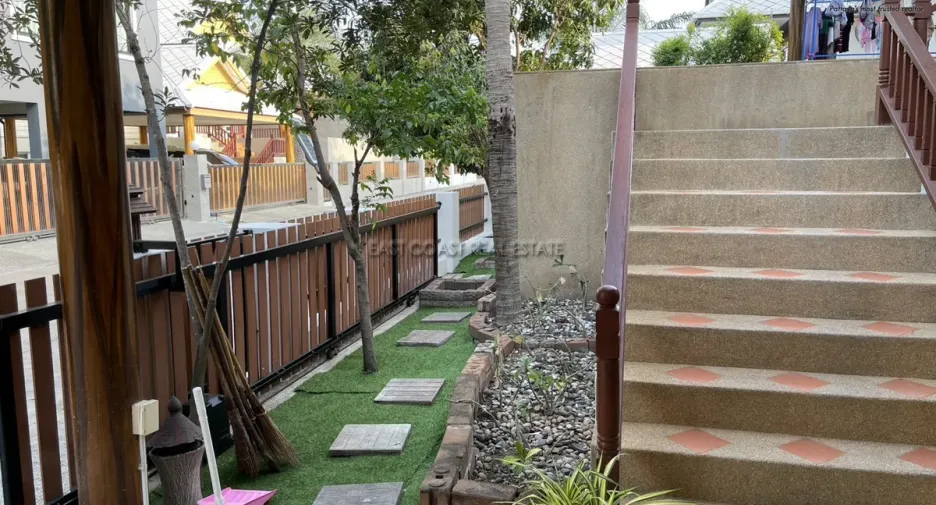 For rent and for sale 6 bedrooms house in Bang Lamung, Chonburi