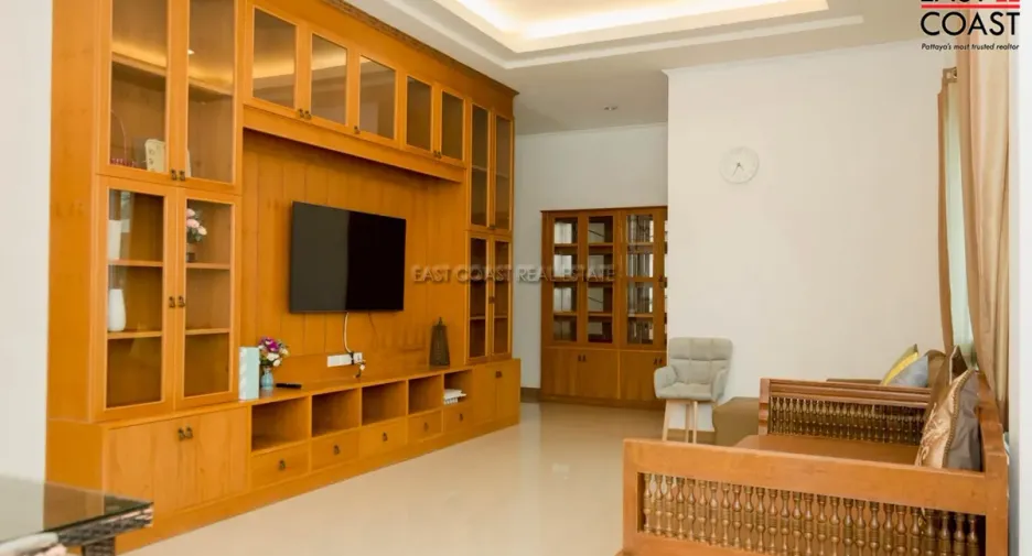 For rent and for sale 6 bedrooms house in Bang Lamung, Chonburi