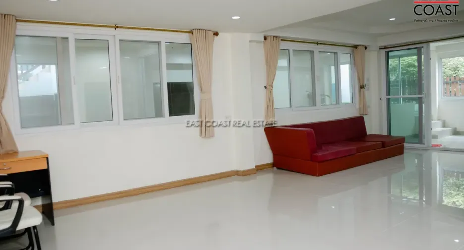 For rent and for sale 6 bedrooms house in Bang Lamung, Chonburi