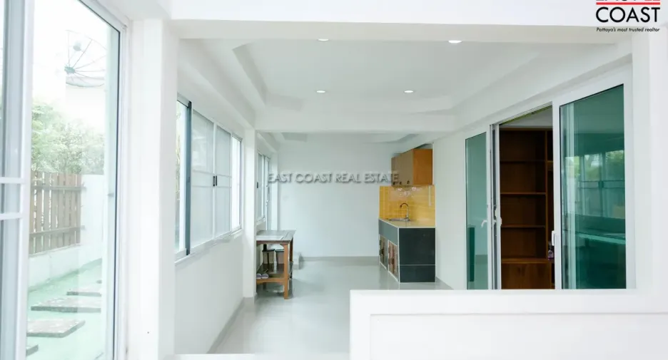 For rent and for sale 6 bedrooms house in Bang Lamung, Chonburi