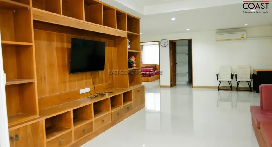For rent and for sale 6 bedrooms house in Bang Lamung, Chonburi