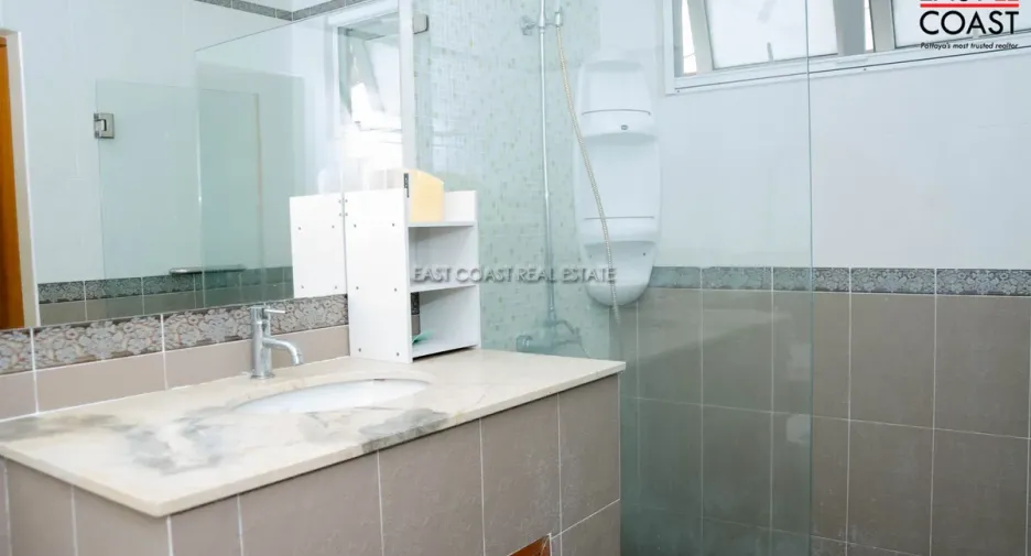 For rent and for sale 6 bedrooms house in Bang Lamung, Chonburi