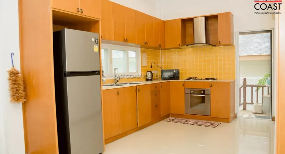 For rent and for sale 6 bedrooms house in Bang Lamung, Chonburi