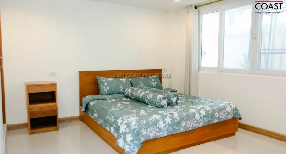 For rent and for sale 6 bedrooms house in Bang Lamung, Chonburi