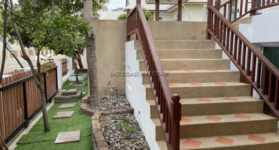 For rent and for sale 6 bedrooms house in Bang Lamung, Chonburi