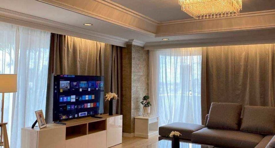 For rent 4 ベッドルーム condo in Watthana, Bangkok