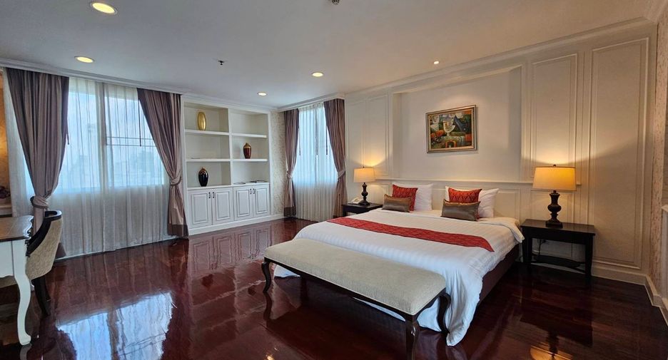À louer 4 chambres condo à Watthana, Bangkok