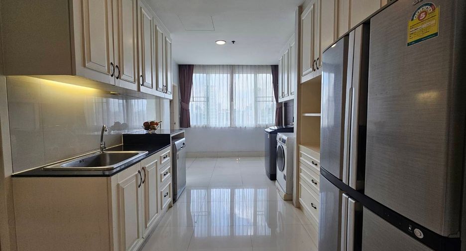 À louer 4 chambres condo à Watthana, Bangkok