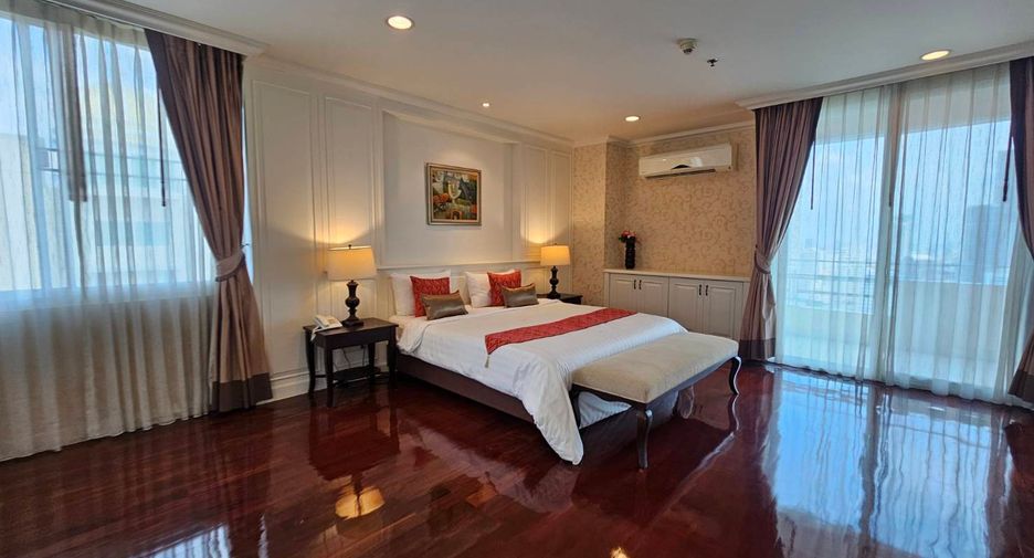 À louer 4 chambres condo à Watthana, Bangkok