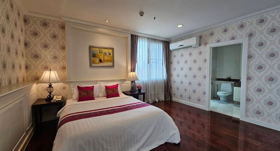 À louer 4 chambres condo à Watthana, Bangkok