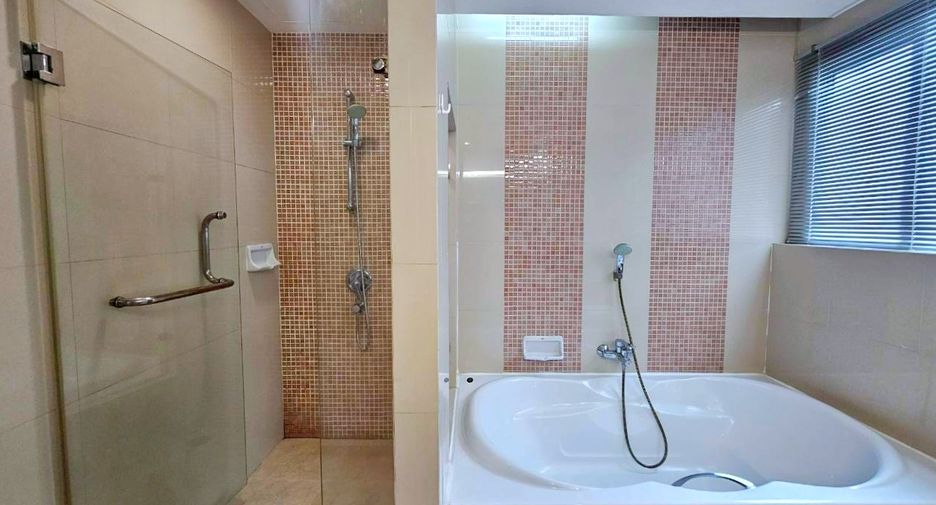 Wohnung zur Miete mit 4 Zimmer in Khlong Toei, Bangkok