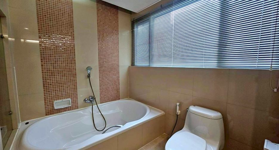 Wohnung zur Miete mit 4 Zimmer in Khlong Toei, Bangkok
