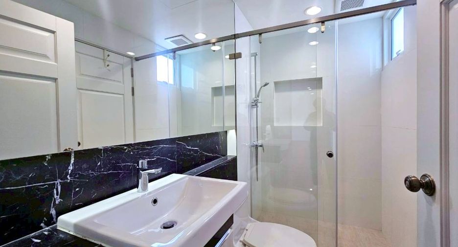 Wohnung zur Miete mit 4 Zimmer in Khlong Toei, Bangkok