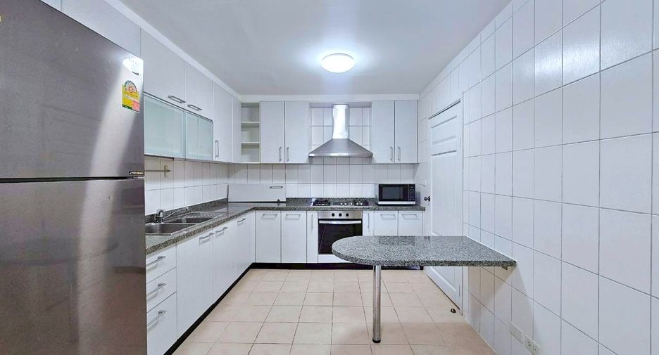 Wohnung zur Miete mit 4 Zimmer in Khlong Toei, Bangkok