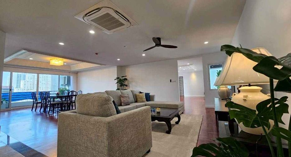 For rent 4 bedrooms condo in Khlong Toei, Bangkok