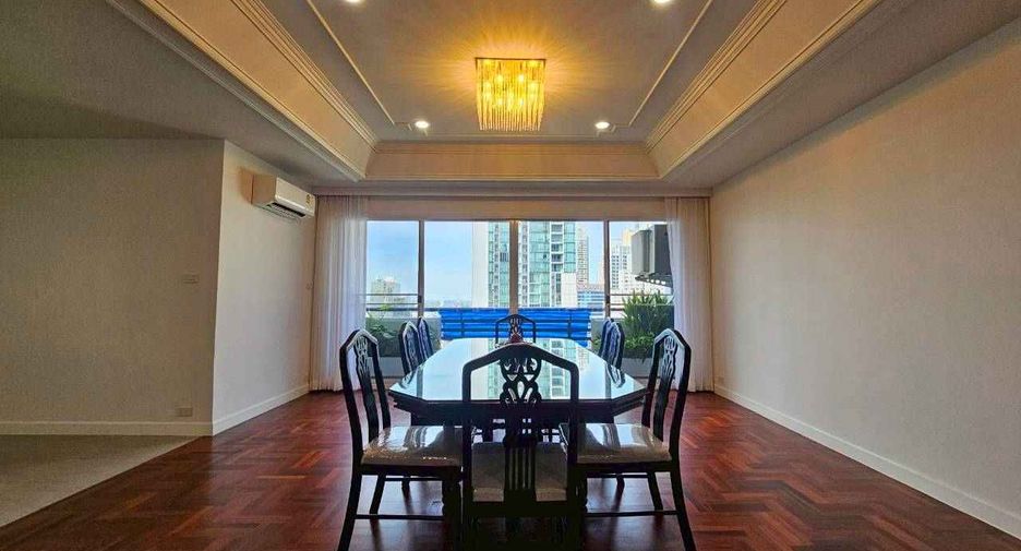 For rent 4 bedrooms condo in Khlong Toei, Bangkok