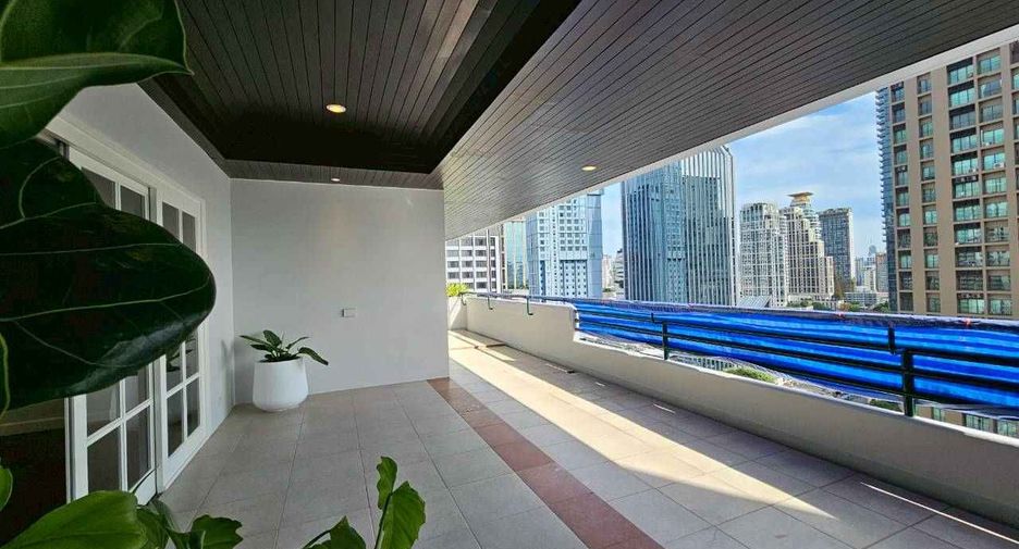 For rent 4 bedrooms condo in Khlong Toei, Bangkok