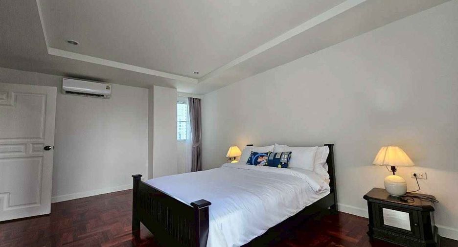 For rent 4 bedrooms condo in Khlong Toei, Bangkok
