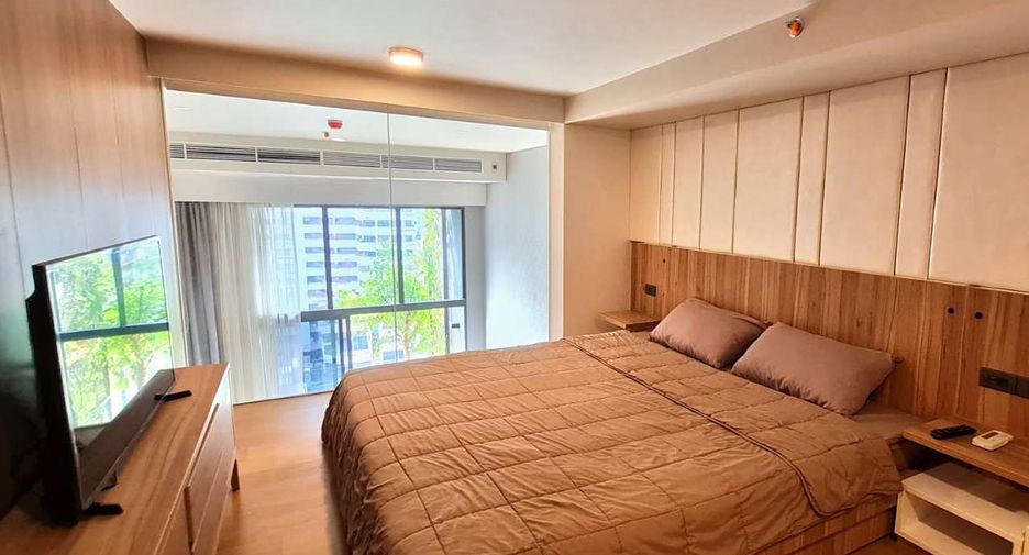 For rent and for sale 1 bed condo in Watthana, Bangkok