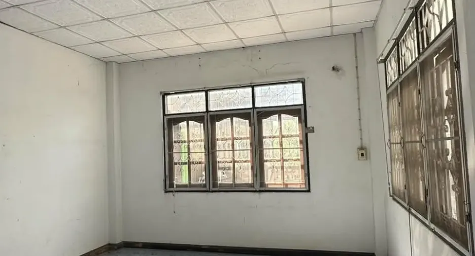 For sale 3 bedrooms house in Mueang Kalasin, Kalasin