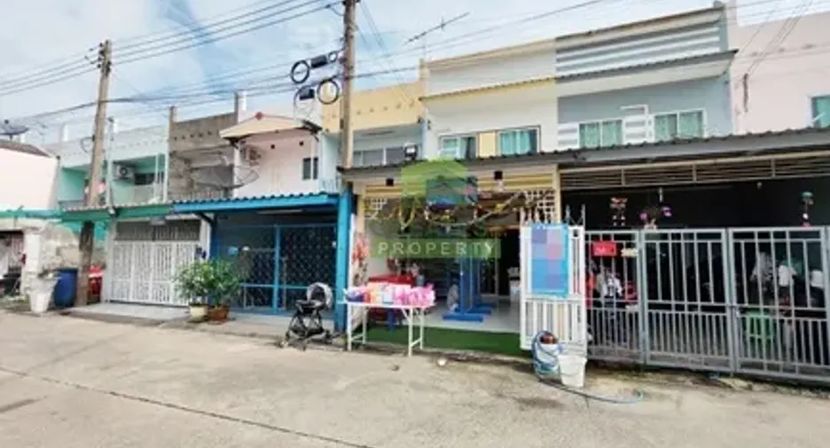 Reihenhaus zum Kauf mit 2 Zimmer in Thanyaburi, Pathum Thani